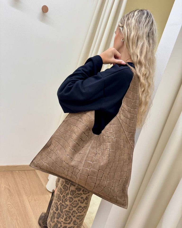 Borsa shopper vera pelle scamosciata croco tortora Shop Online Borsa shopper vera pelle scamosciata croco tortora