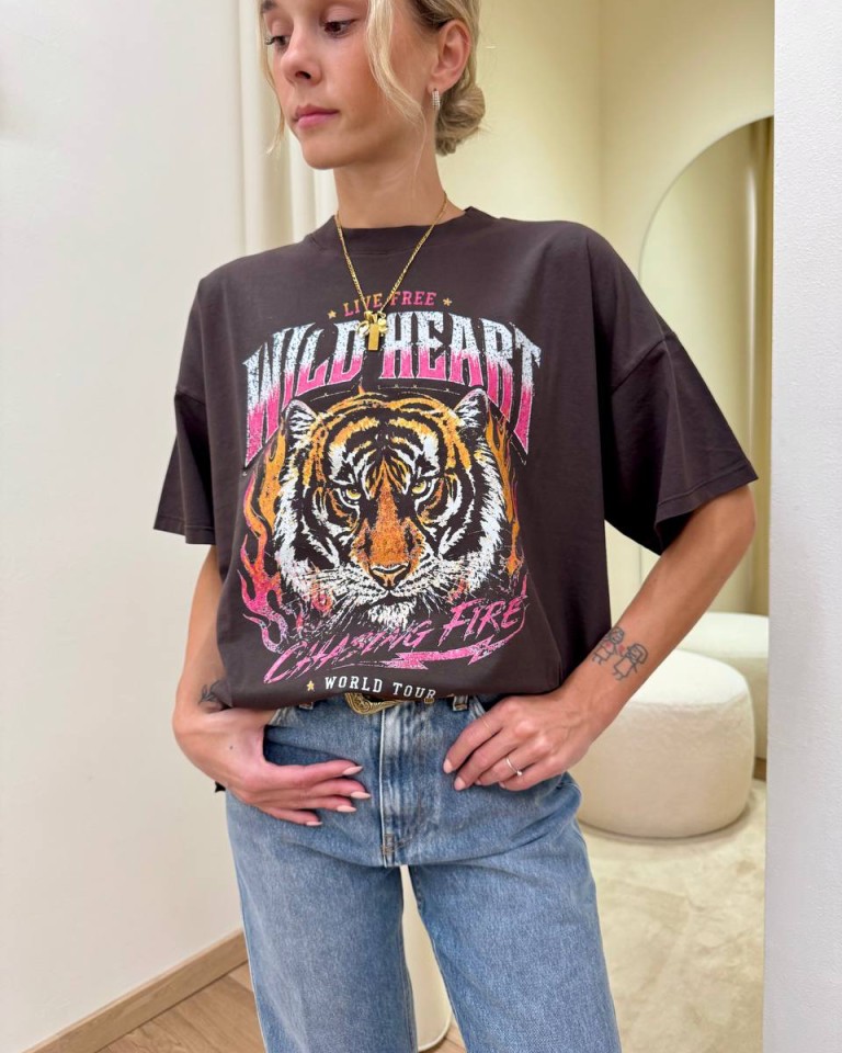 T-shirt oversize moro stampa tigre "Wild Heart" Vicolo Shop Online T-shirt oversize moro stampa tigre "Wild Heart" Vicolo