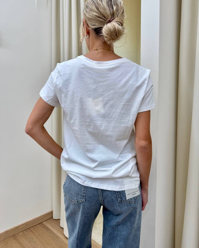 T-shirt regular bianca ricamo "italian culture is.." Vicolo Shop Online T-shirt regular bianca ricamo "italian culture is.." Vicolo