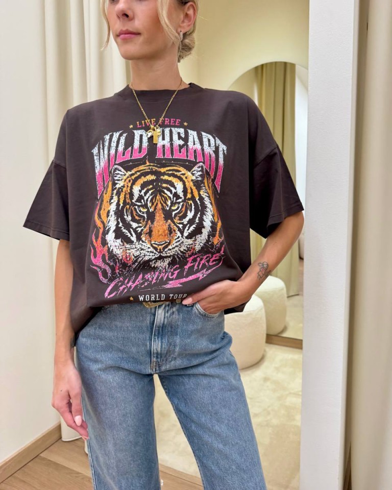 T-shirt oversize moro stampa tigre "Wild Heart" Vicolo Shop Online T-shirt oversize moro stampa tigre "Wild Heart" Vicolo