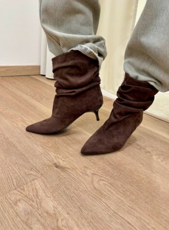 Shop Online Stivale basso arricciato scamosciato moro Ovyè