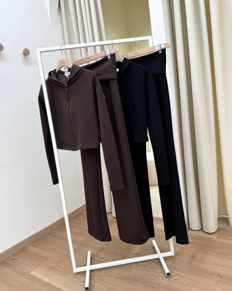 Felpa SMX crop zip e cappuccio nera Susy Mix Shop Online Felpa SMX crop zip e cappuccio nera Susy Mix