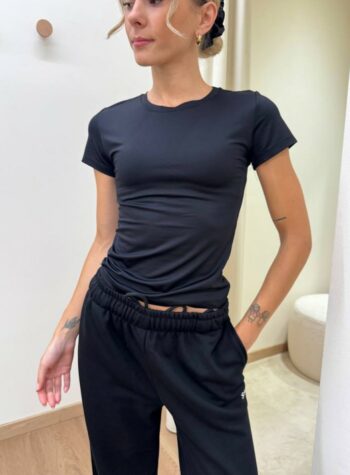 T-shirt SMX aderente crop nera Susy Mix Shop Online T-shirt SMX aderente crop nera Susy Mix