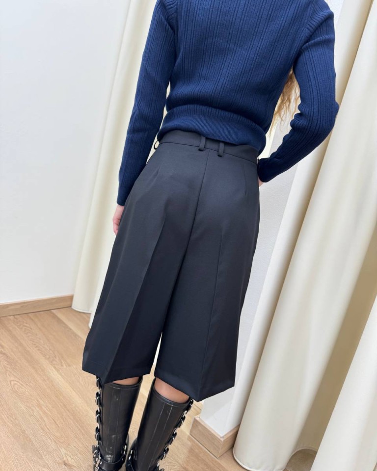 Bermuda taglio classico nero HaveOne Shop Online Bermuda taglio classico nero HaveOne