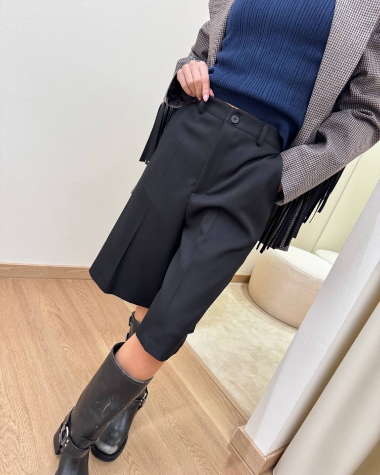 Bermuda taglio classico nero HaveOne Shop Online Bermuda taglio classico nero HaveOne