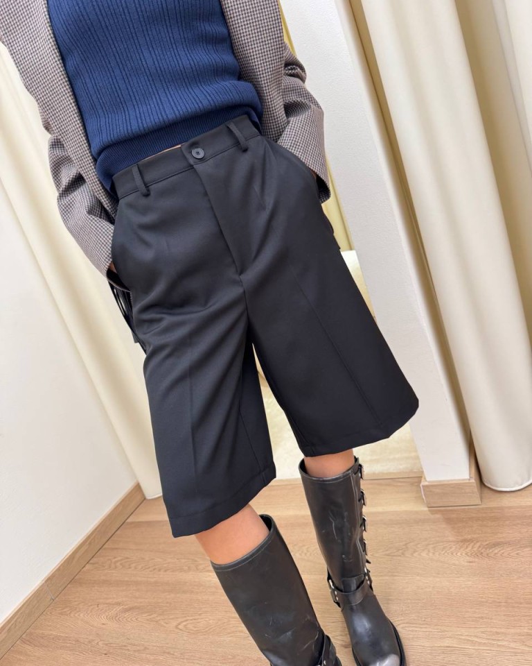 Bermuda taglio classico nero HaveOne Shop Online Bermuda taglio classico nero HaveOne