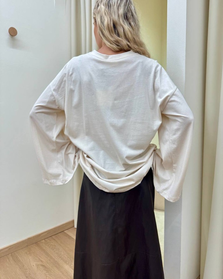 Maglia over maniche ampie stampa tigre e scritta burro Vicolo Shop Online Maglia over maniche ampie stampa tigre e scritta burro Vicolo