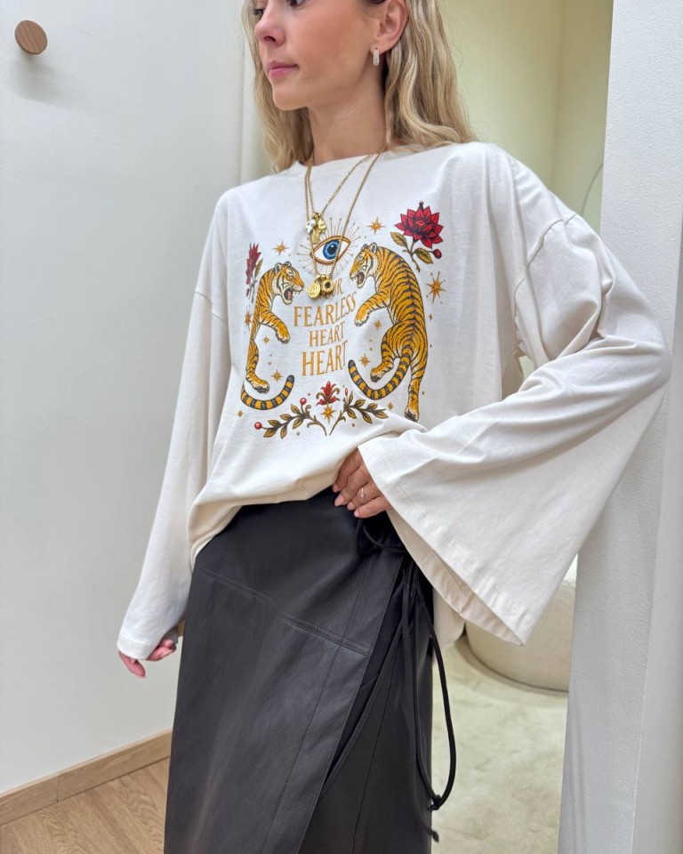 Maglia over maniche ampie stampa tigre e scritta burro Vicolo Shop Online Maglia over maniche ampie stampa tigre e scritta burro Vicolo