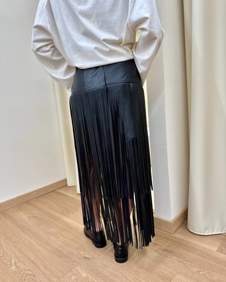 Gonna ecopelle con frange nera Tensione In Shop Online Gonna ecopelle con frange nera Tensione In