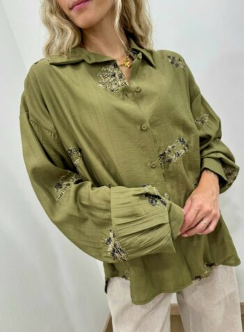Shop Online Camicia over verde oliva con ricami Tensione In