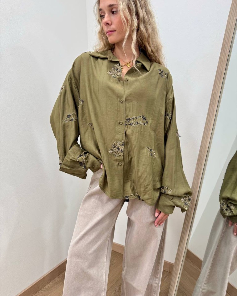 Camicia over verde oliva con ricami Tensione In Shop Online Camicia over verde oliva con ricami Tensione In