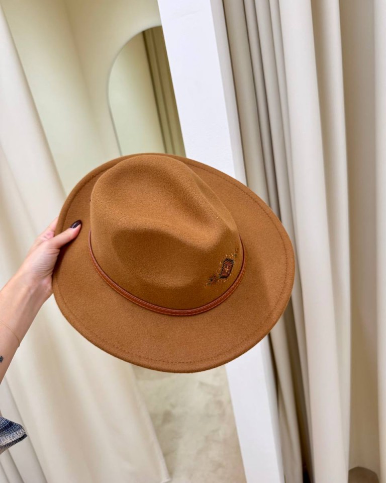 Cappello cowboy con ricamo cammello Vicolo Shop Online Cappello cowboy con ricamo cammello Vicolo