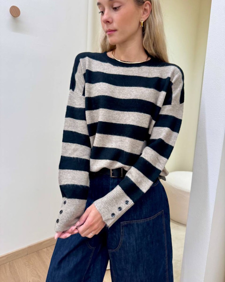 Maglione a righe nero e beige Susy Mix Shop Online Maglione a righe nero e beige Susy Mix