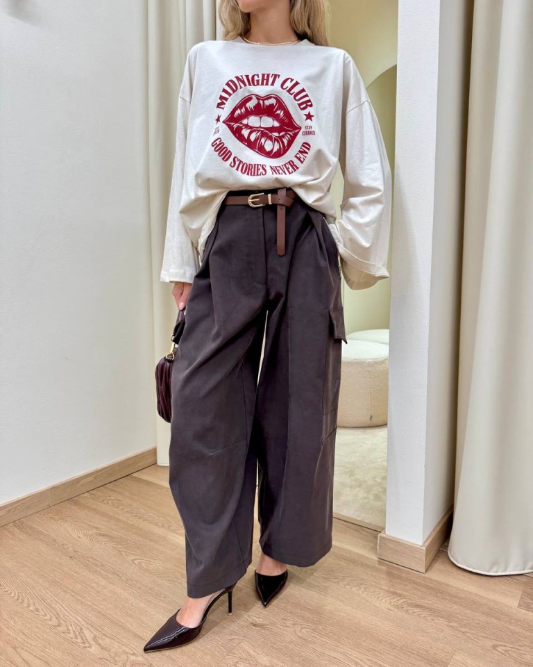 Maglia over maniche ampie stampa "Midnight Club" burro Vicolo Shop Online Maglia over maniche ampie stampa "Midnight Club" burro Vicolo