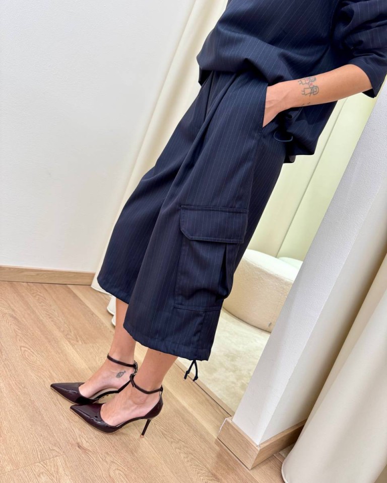 Bermuda con tasconi gessato blu Vicolo Shop Online Bermuda con tasconi gessato blu Vicolo