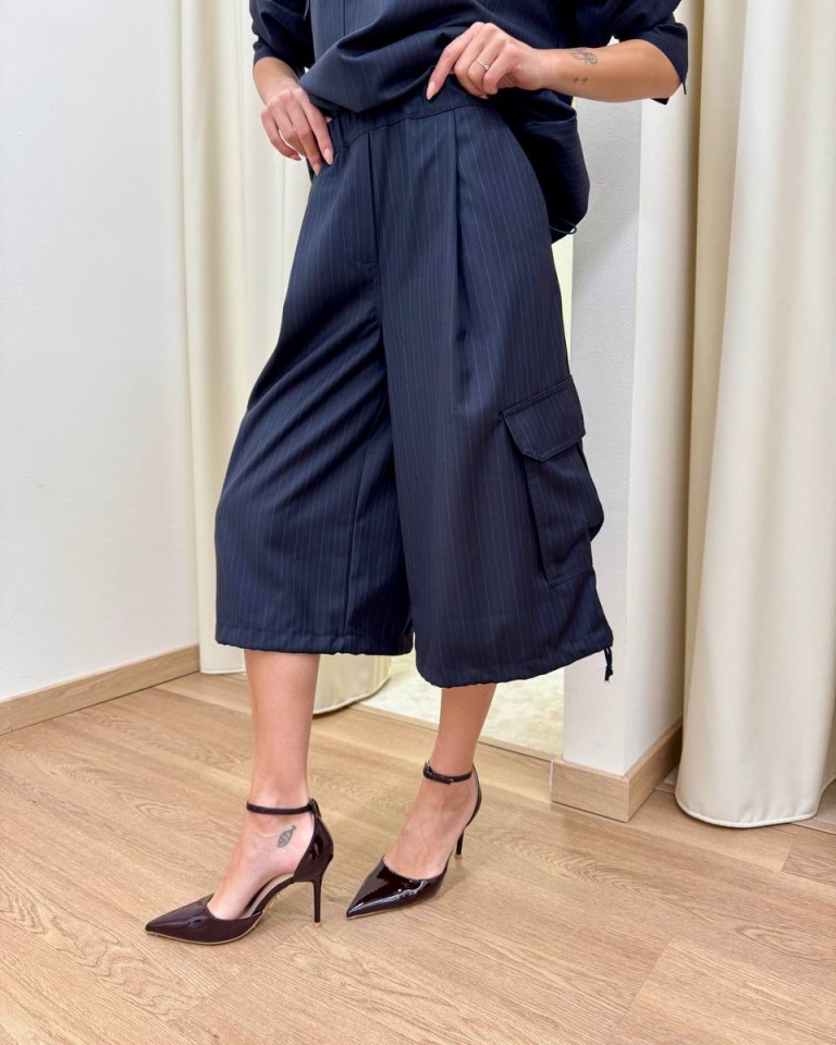 Bermuda con tasconi gessato blu Vicolo Shop Online Bermuda con tasconi gessato blu Vicolo