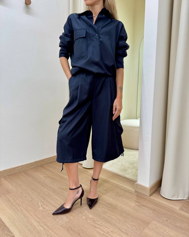 Bermuda con tasconi gessato blu Vicolo Shop Online Bermuda con tasconi gessato blu Vicolo