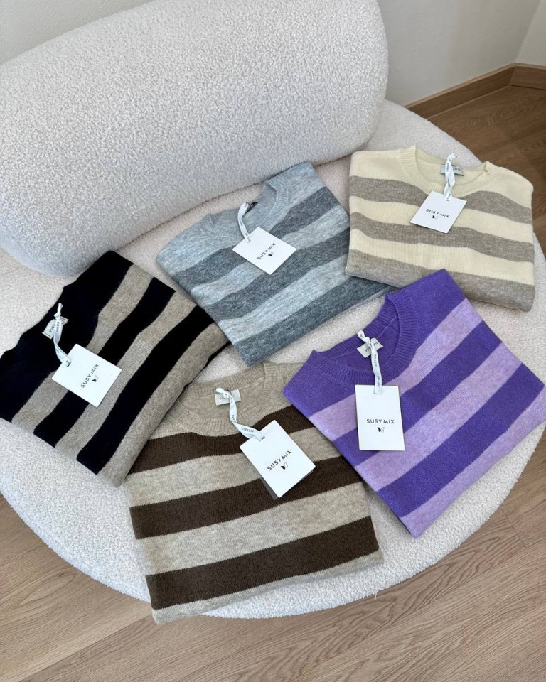Maglione a righe grigio chiaro e scuro Susy Mix Shop Online Maglione a righe grigio chiaro e scuro Susy Mix