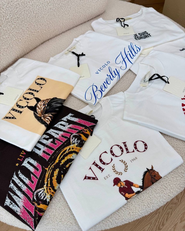 T-shirt oversize bianca stampa cavallo "Dressage Club" Vicolo Shop Online T-shirt oversize bianca stampa cavallo "Dressage Club" Vicolo