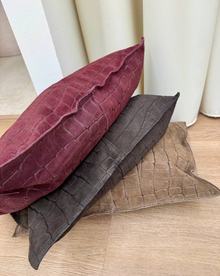 Borsa shopper vera pelle scamosciata croco vino Shop Online Borsa shopper vera pelle scamosciata croco vino