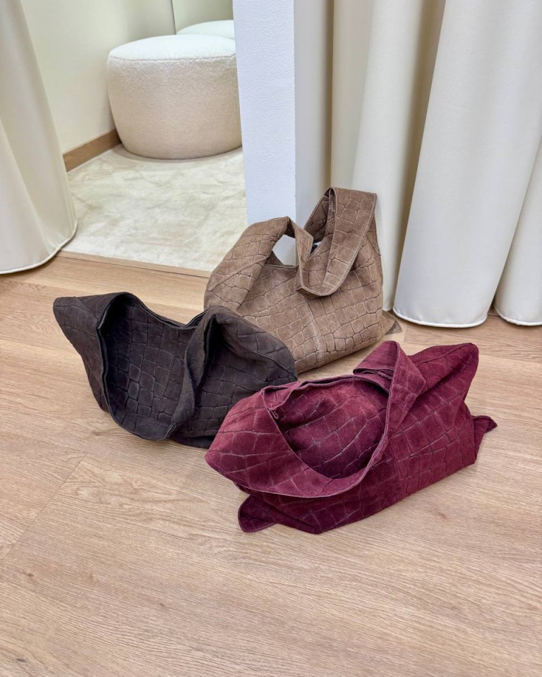 Borsa shopper vera pelle scamosciata croco vino Shop Online Borsa shopper vera pelle scamosciata croco vino
