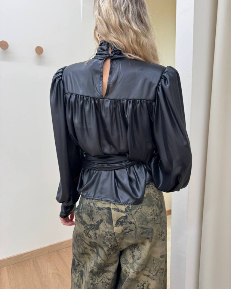 Blusa effetto laminato e fusciacca nera HaveOne Shop Online Blusa effetto laminato e fusciacca nera HaveOne