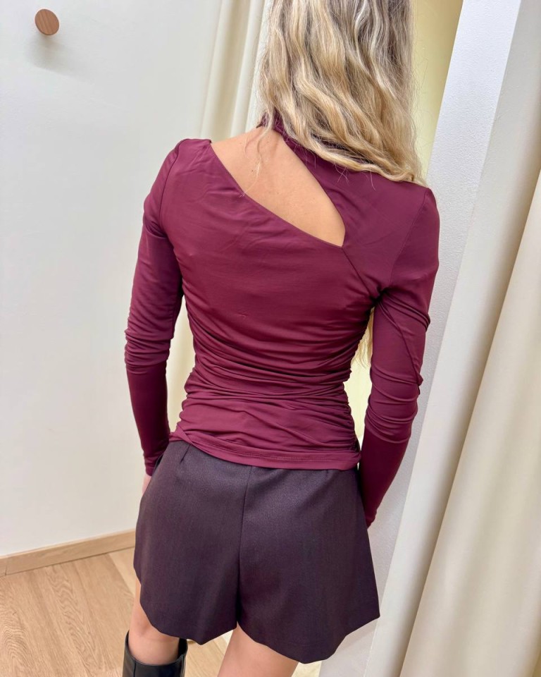 Top asimmetrico bordeaux Mar De Margaritas Shop Online Top asimmetrico bordeaux Mar De Margaritas
