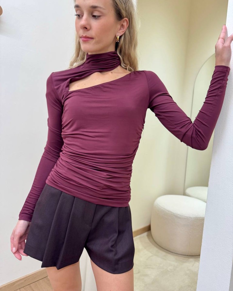 Top asimmetrico bordeaux Mar De Margaritas Shop Online Top asimmetrico bordeaux Mar De Margaritas