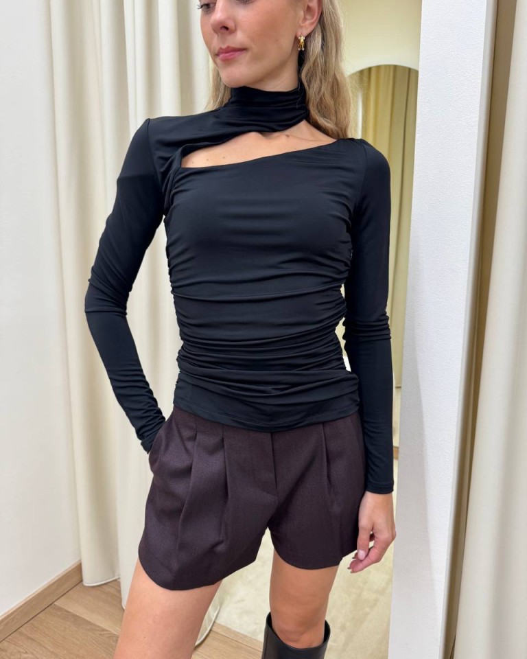 Shorts con pinces bordeaux Mar De Margaritas Shop Online Shorts con pinces bordeaux Mar De Margaritas