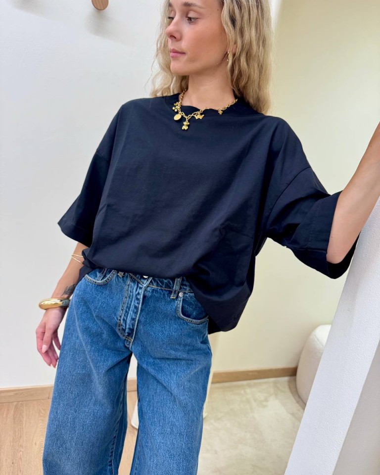 T-shirt over nera HaveOne Shop Online T-shirt over nera HaveOne