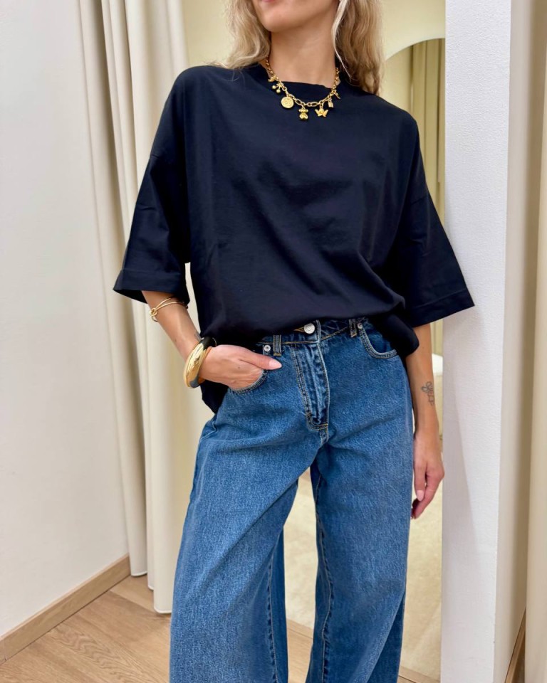 T-shirt over nera HaveOne Shop Online T-shirt over nera HaveOne