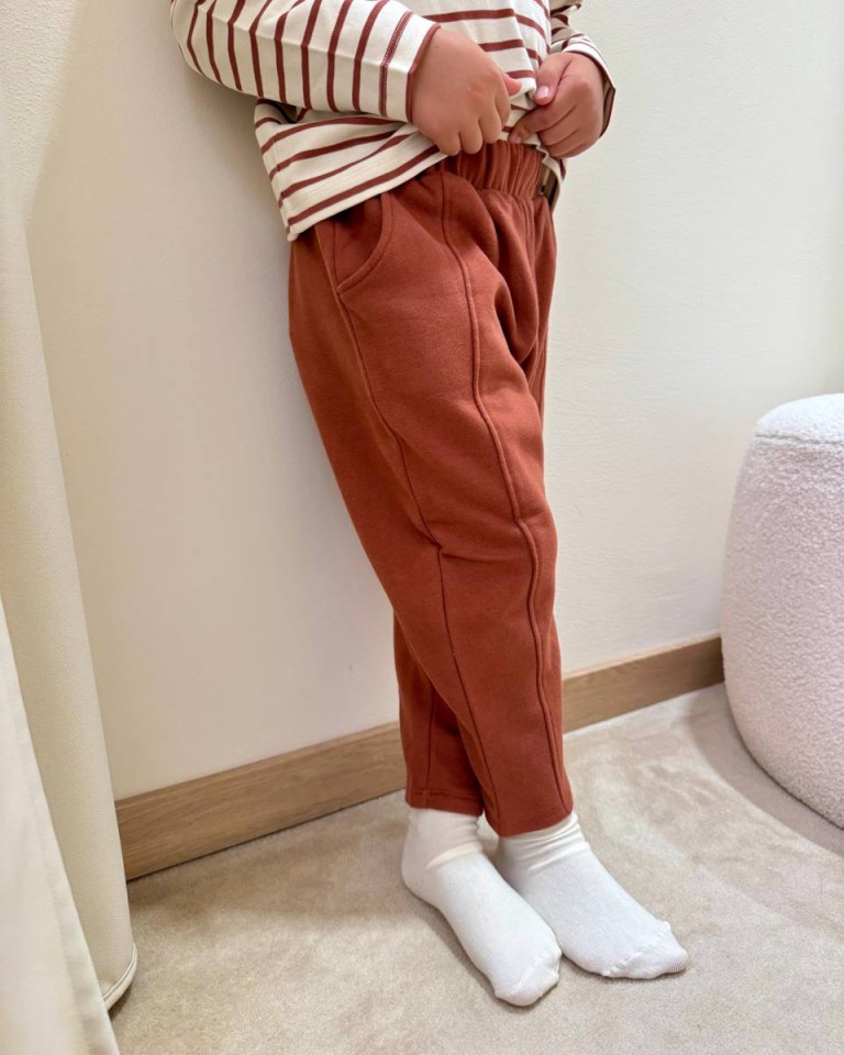 Pantalone tuta ruggine Lil' Atelier Shop Online Pantalone tuta ruggine Lil' Atelier
