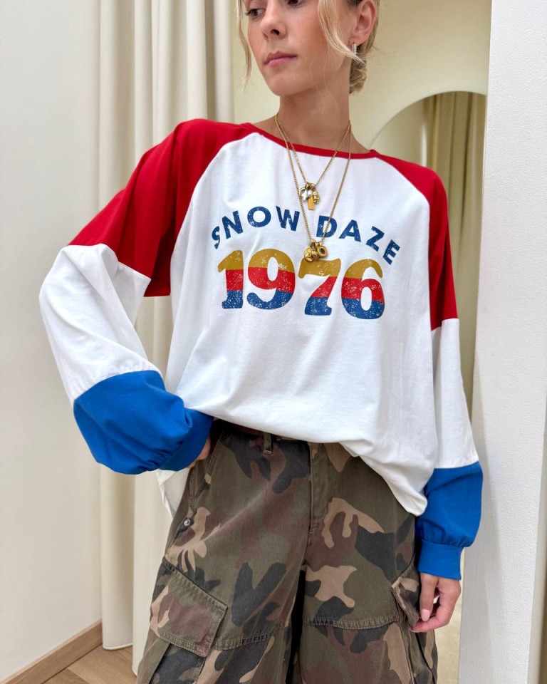 Maglia burro stampa "1976" rossa e blu HaveOne Shop Online Maglia burro stampa "1976" rossa e blu HaveOne