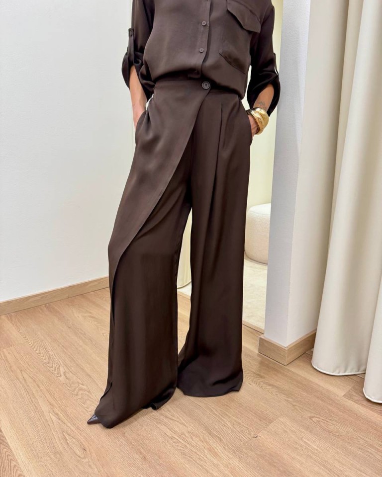 Pantalone in viscosa a palazzo asimmetrico moro Vicolo Shop Online Pantalone in viscosa a palazzo asimmetrico moro Vicolo