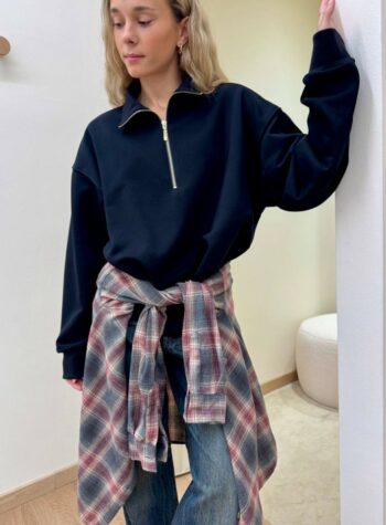 Shop Online Felpa over collo alto con zip nera Tensione In