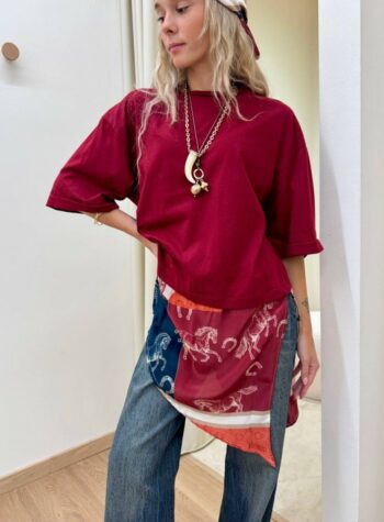 Shop Online T-shirt bordeaux inserto stampa equestrian Tensione In