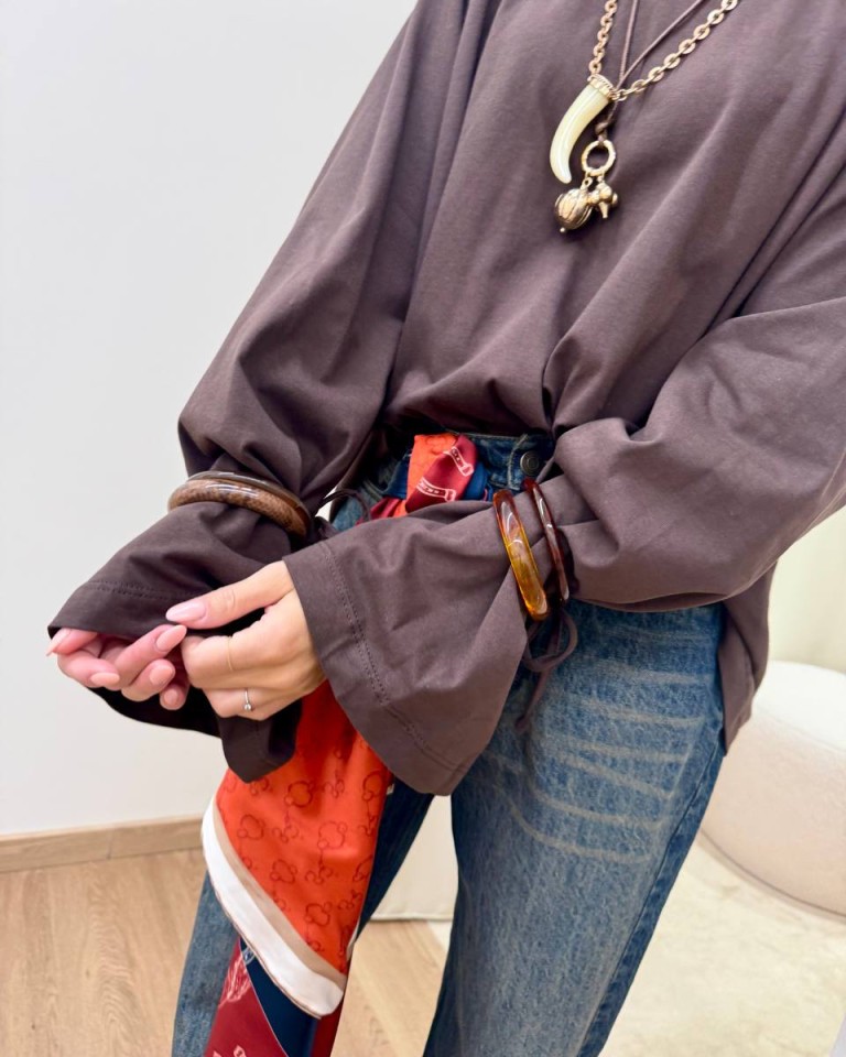 Maglia over maniche ampie con bracciali moro Tensione In Shop Online Maglia over maniche ampie con bracciali moro Tensione In