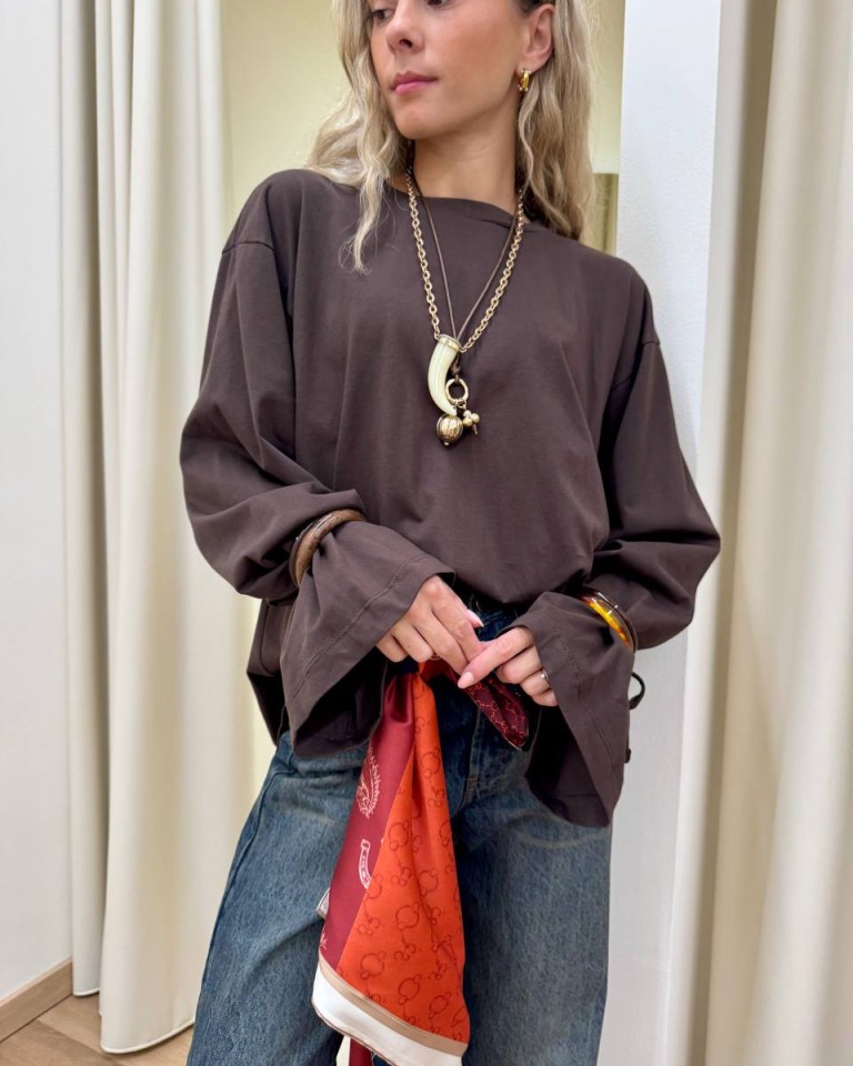 Maglia over maniche ampie con bracciali moro Tensione In Shop Online Maglia over maniche ampie con bracciali moro Tensione In