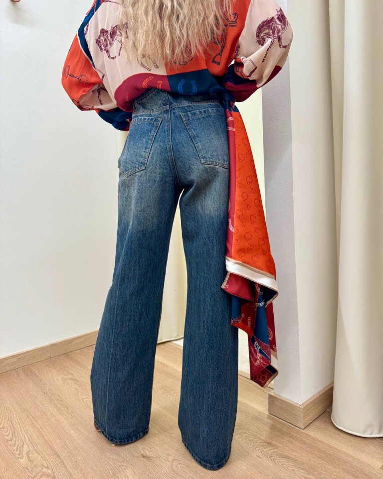 Jeans blu scuro sfumato the con foulard Tensione In Shop Online Jeans blu scuro sfumato the con foulard Tensione In
