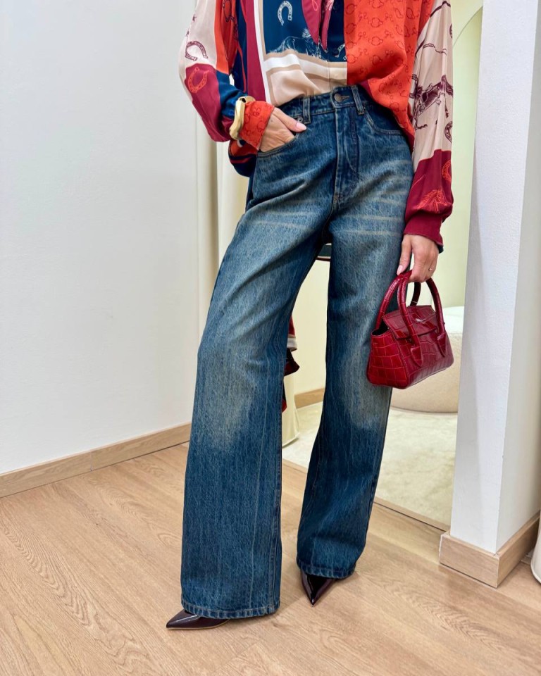 Jeans blu scuro sfumato the con foulard Tensione In Shop Online Jeans blu scuro sfumato the con foulard Tensione In