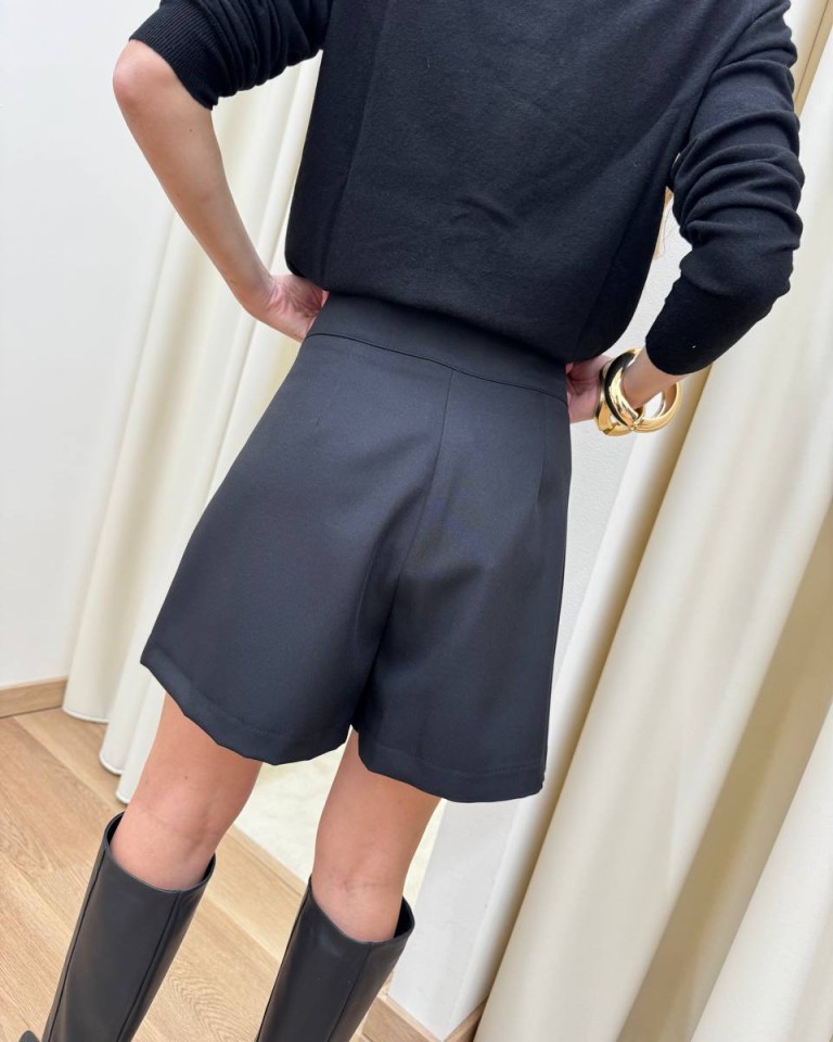 Minigonna pantalone a pieghe nero HaveOne Shop Online Minigonna pantalone a pieghe nero HaveOne