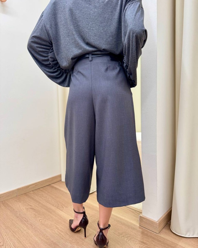 Bermuda con pince e cintura grigio Tensione In Shop Online Bermuda con pince e cintura grigio Tensione In