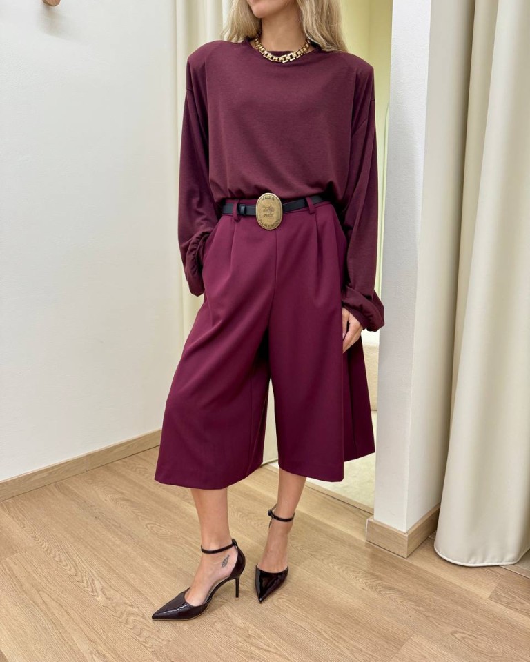 Bermuda con pince e cintura bordeaux Tensione In Shop Online Bermuda con pince e cintura bordeaux Tensione In