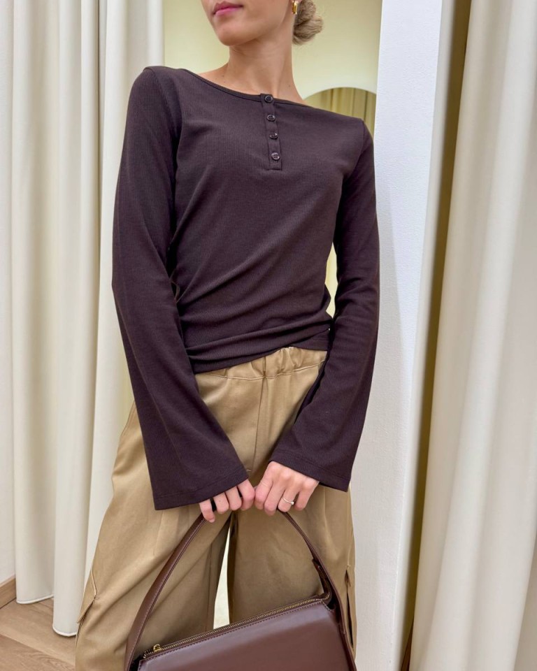 Maglia a costine scollo barchetta moro Vicolo Shop Online Maglia a costine scollo barchetta moro Vicolo