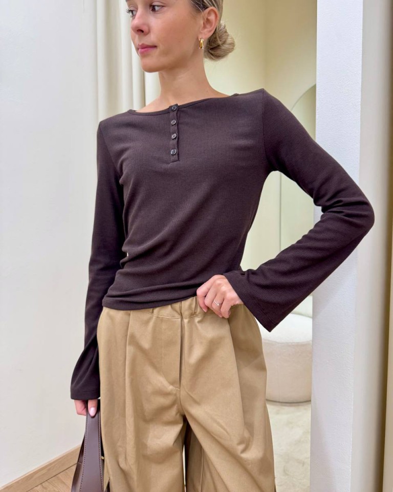 Maglia a costine scollo barchetta moro Vicolo Shop Online Maglia a costine scollo barchetta moro Vicolo