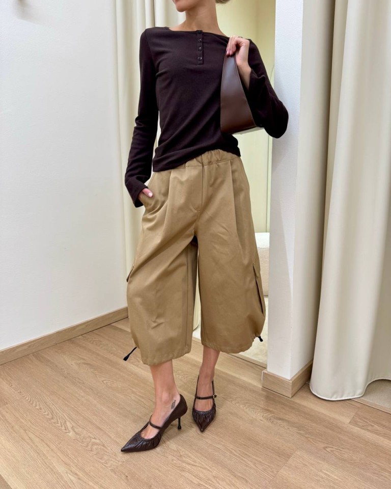 Bermuda in cotone con tasconi cammello Vicolo Shop Online Bermuda in cotone con tasconi cammello Vicolo