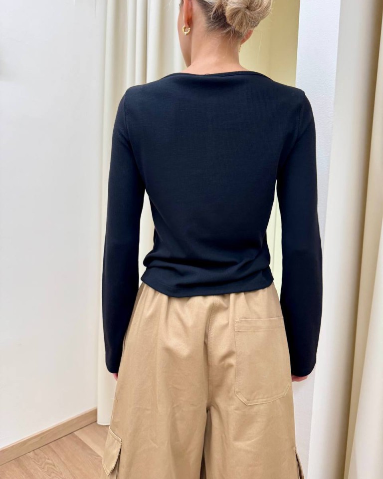 Maglia a costine scollo barchetta nera Vicolo Shop Online Maglia a costine scollo barchetta nera Vicolo