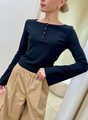 Shop Online Maglia a costine scollo barchetta nera Vicolo