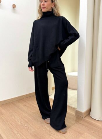 Shop Online Completo in maglia nero pantalone e dolcevita HaveOne