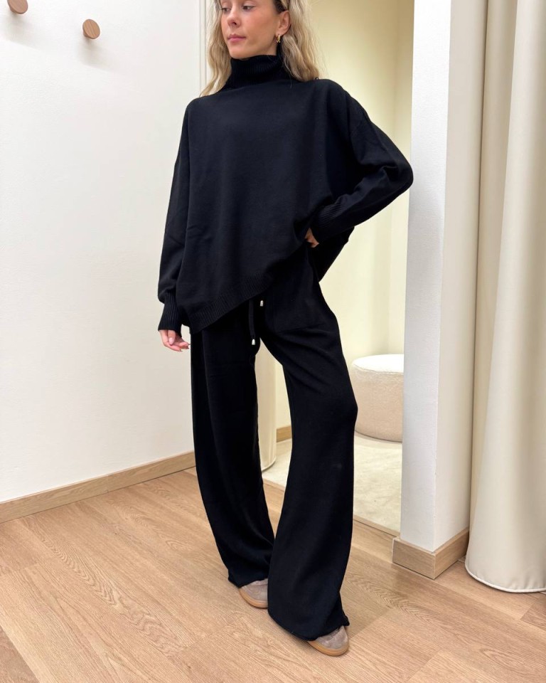 Completo in maglia nero pantalone e dolcevita HaveOne Shop Online Completo in maglia nero pantalone e dolcevita HaveOne